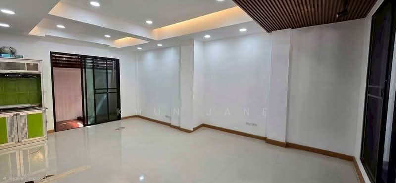 Sarin Wiz Sukhumvit 107, Samut Prakan, Sukhumvit 107 Road, Samrong Nua, Muang Samut Prakarn, Samut Prakan, 3 Bedrooms, 182 sqm, Townhouse For Rent, by Khun Jane, 500316495 - DDproperty.com