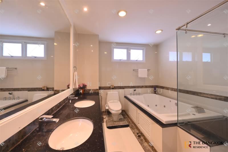 Piyathip Place, Bangkok, 24 Soi Prommitr, Khlong Tan Nua, Watthana, Bangkok, 2 Bedrooms, 173 sqm, Condo For Rent, by Nicha Peerakittikul, 500316526 - DDproperty.com