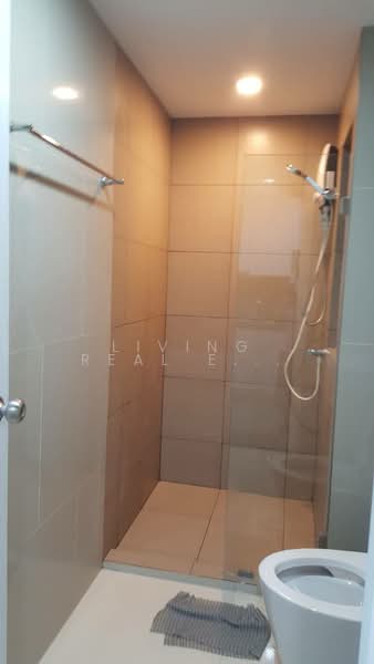 Rich Park @ Triple Station, Bangkok, 591 Srinakarin Road, Suan Luang, Bangkok, 1 Bedroom, 27 sqm, Condo For Rent, by Living Real Estates, 500316540 - DDproperty.com