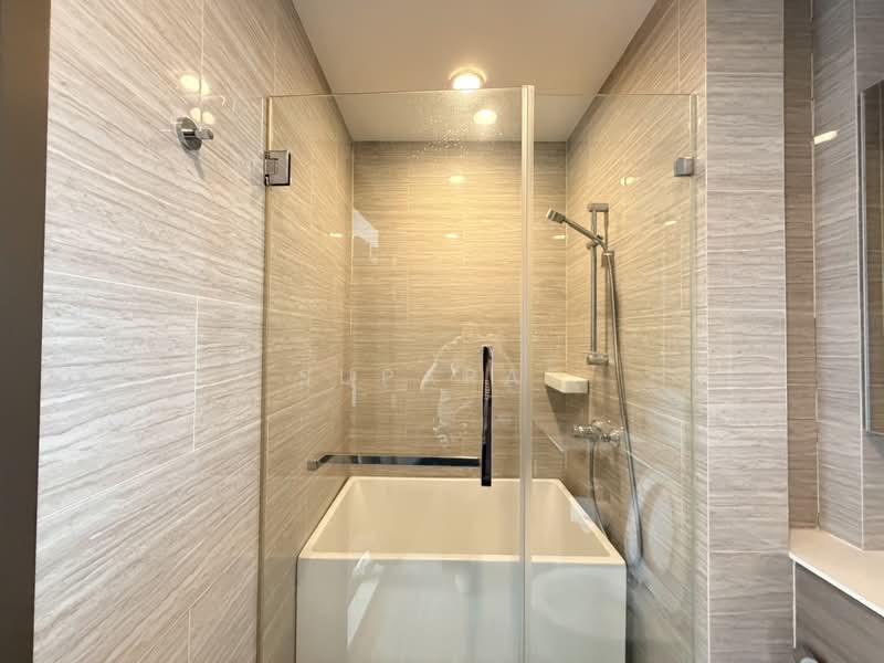 Whizdom Essence, Bangkok, 5 Piyabutr 1 Alley, Bang Chak, Phra Khanong, Bangkok, 2 Bedrooms, 53 sqm, Condo For Rent, by suparat, 500316578 - DDproperty.com