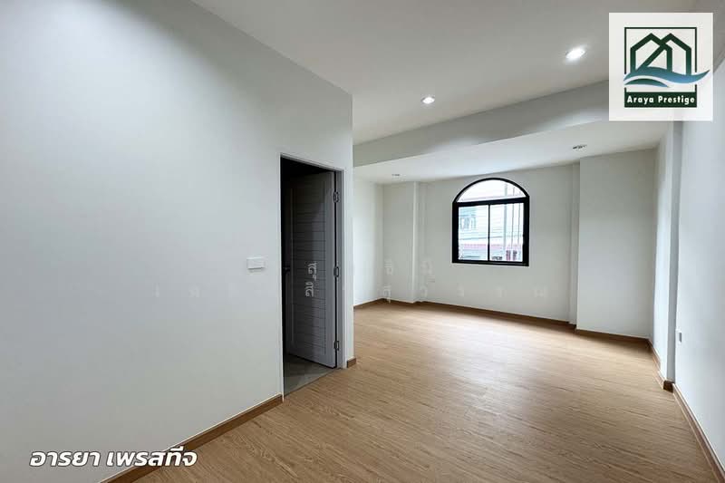 ทาวน์เฮ้าส์ซอยโชคชัย4, Bangkok, Lat Phrao, Bangkok, 3 Bedrooms, 75 sqm, Townhouse For Sale, by วิสุทธินี เฉลิมสินสุวรรณ, 500316579 - DDproperty.com