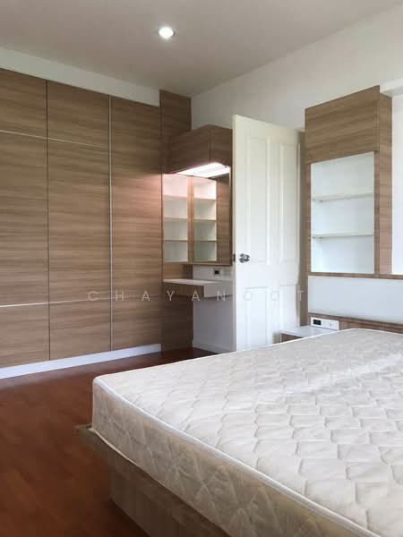 Beautiful 2-Story Corner Townhome for Rent. Modern Built-in, Pet-Friendly!, กรุงเทพ, สวนหลวง, กรุงเทพ, 140 ตร.ม., ทาวน์เฮ้าส์ ให้เช่า, โดย Chayanoot, 500316654 - DDproperty.com