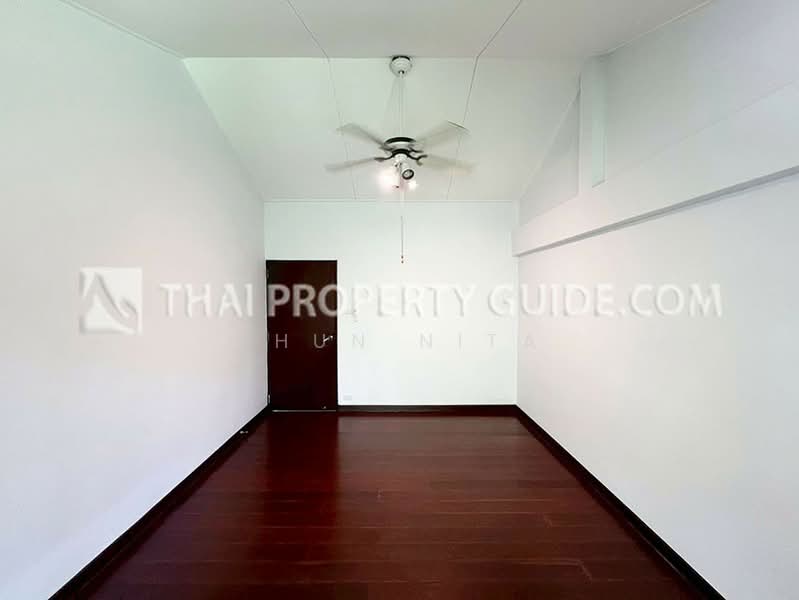 House with Shared Pool for rent in Sukhumvit, Bangkok, Khlong Tan Nua, Watthana, Bangkok, 3 Bedrooms, 350 sqm, Single Detached House For Rent, by Khun Nita, 500316656 - DDproperty.com