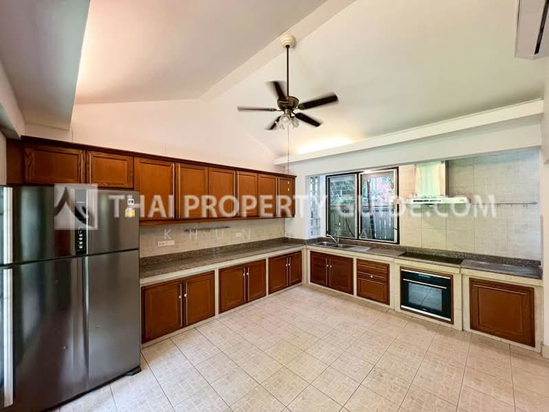 House with Shared Pool for rent in Sukhumvit, Bangkok, กรุงเทพ, คลองตันเหนือ, วัฒนา, กรุงเทพ, 350 ตร.ม., บ้านเดี่ยว ให้เช่า, โดย Khun Nita, 500316656 - DDproperty.com