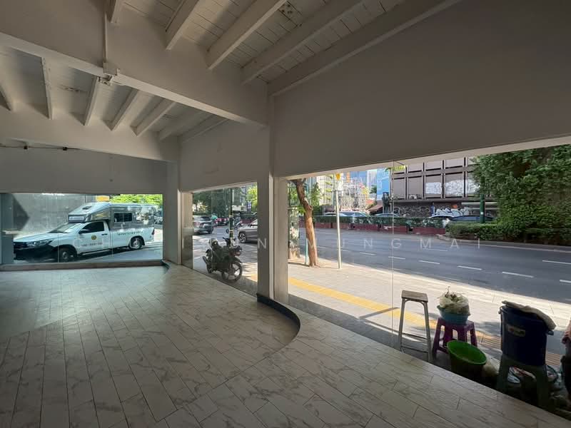 For Rent: 4-Storey Shop House Sukhumvit Road BTS Thonglor, กรุงเทพ, คลองตันเหนือ, วัฒนา, กรุงเทพ, 654 ตร.ม., พื้นที่ขายของ ให้เช่า, โดย Chutinun Mungmai, 500316789 - DDproperty.com
