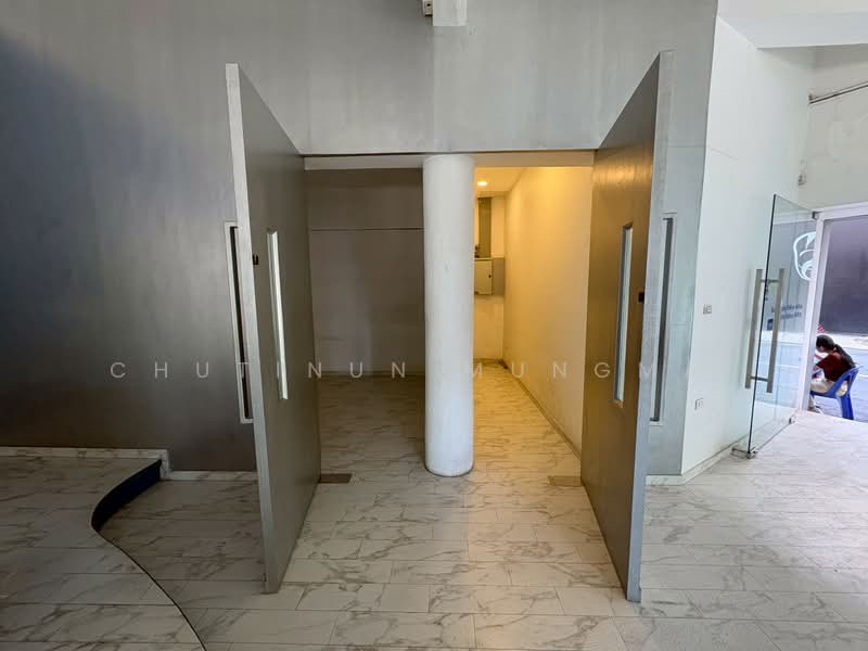 For Rent: 4-Storey Shop House Sukhumvit Road BTS Thonglor, Bangkok, Khlong Tan Nua, Watthana, Bangkok, , 654 sqm, Retail Space For Rent, by Chutinun Mungmai, 500316789 - DDproperty.com
