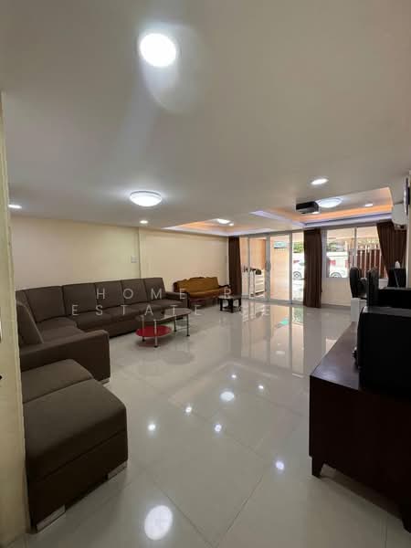 ทาวน์โฮม 2 ชั้น ติด MRT ท่าพระ, Bangkok, Wat Tha Pra, Bangkok Yai, Bangkok, 4 Bedrooms, 180 sqm, Townhouse For Sale, by HOME Real Estate Service, 500316813 - DDproperty.com