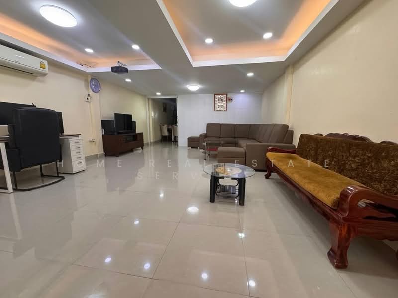 ทาวน์โฮม 2 ชั้น ติด MRT ท่าพระ, Bangkok, Wat Tha Pra, Bangkok Yai, Bangkok, 4 Bedrooms, 180 sqm, Townhouse For Sale, by HOME Real Estate Service, 500316813 - DDproperty.com