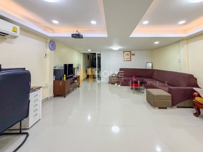 ทาวน์โฮม 2 ชั้น ติด MRT ท่าพระ, Bangkok, Wat Tha Pra, Bangkok Yai, Bangkok, 4 Bedrooms, 180 sqm, Townhouse For Sale, by HOME Real Estate Service, 500316813 - DDproperty.com
