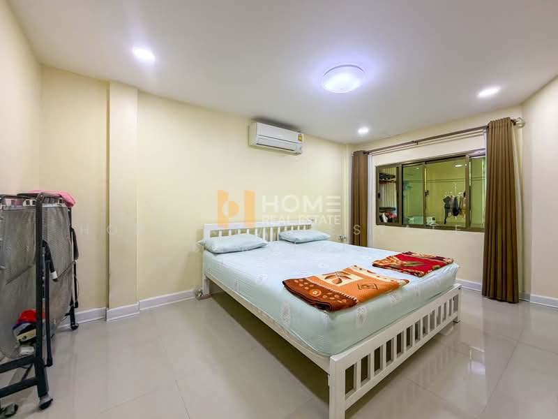 ทาวน์โฮม 2 ชั้น ติด MRT ท่าพระ, Bangkok, Wat Tha Pra, Bangkok Yai, Bangkok, 4 Bedrooms, 180 sqm, Townhouse For Sale, by HOME Real Estate Service, 500316813 - DDproperty.com