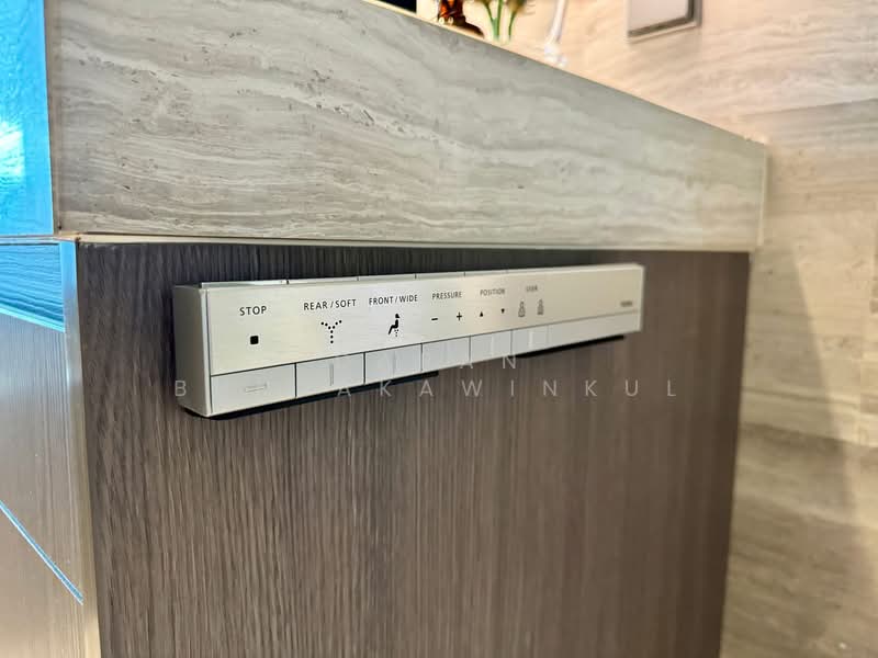 Q1 Sukhumvit, Bangkok, 1 Sukhumvit Road, Khlong Toei, Bangkok, 2 Bedrooms, 92 sqm, Condo For Rent, by Daran Buntakawinkul, 500316823 - DDproperty.com
