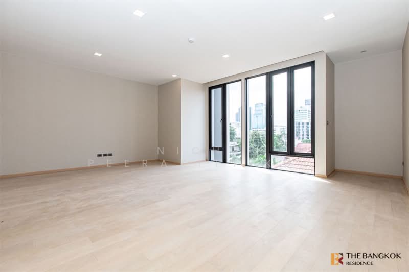 Lloyd Soonvijai-Thonglor, Bangkok, Soi Phetchaburi 47, Phetchaburi Road, Bang Kapi, Huai Khwang, Bangkok, 3 Bedrooms, 202 sqm, Condo For Rent, by Nicha Peerakittikul, 500316829 - DDproperty.com