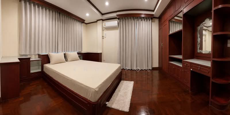 Detached House + Rooftop 3-Storey Renovated Home Charoen Nakhon Area, กรุงเทพ, บางลำภูล่าง, คลองสาน, กรุงเทพ, 300 ตร.ม., บ้านเดี่ยว ให้เช่า, โดย Khun Pol, 500316887 - DDproperty.com