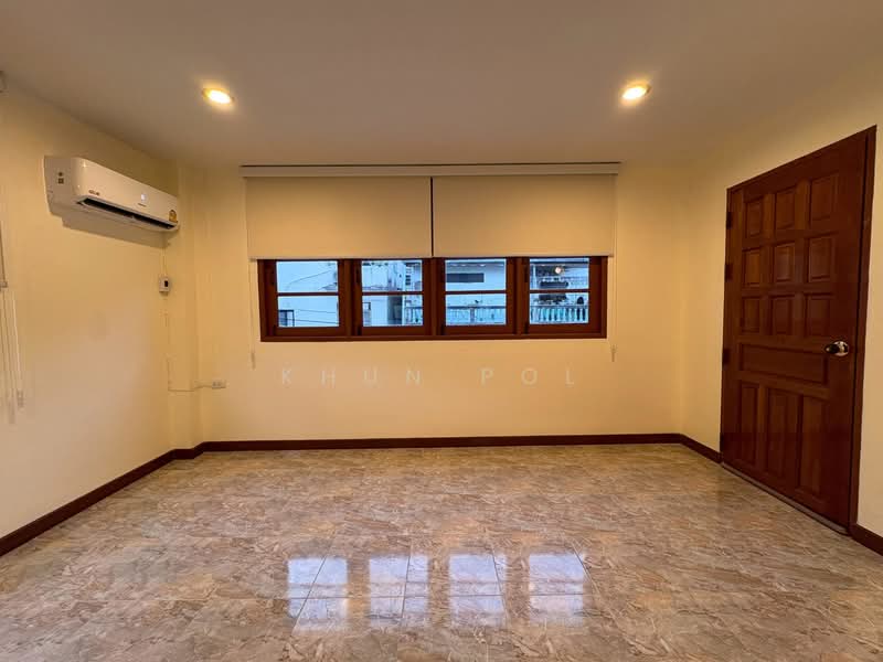 Detached House + Rooftop 3-Storey Renovated Home Charoen Nakhon Area, กรุงเทพ, บางลำภูล่าง, คลองสาน, กรุงเทพ, 300 ตร.ม., บ้านเดี่ยว ให้เช่า, โดย Khun Pol, 500316887 - DDproperty.com