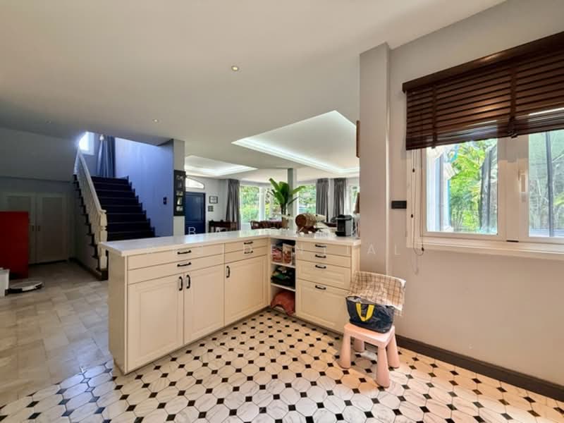Detached House, Bangkok, Sukhumvit 50, Bang Chak, Phra Khanong, Bangkok, 5 Bedrooms, 220 sqm, Single Detached House For Rent, by Bangkok Residential, 500316904 - DDproperty.com