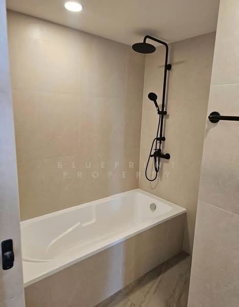 Las Colinas, Bangkok, Sukhumvit 21 Road, Khlongtoei Nua, Watthana, Bangkok, 4 Bedrooms, 200 sqm, Condo For Rent, by Blueprint Property, 500316942 - DDproperty.com