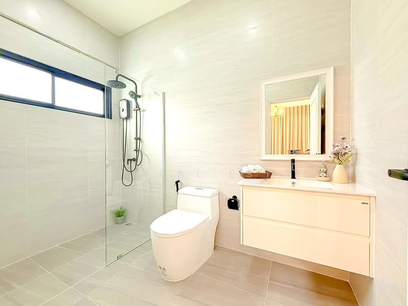 Pool Villa for Sale East Pattaya Modern Classic Fully Furnished, Chon Buri (Pattaya), Bang Lamung, Bang Lamung (Pattaya), Chon Buri (Pattaya), 3 Bedrooms, 304 sqm, Villa For Sale, by PLC Real Estate, 500317048 - DDproperty.com