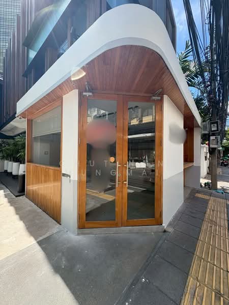 Space for Rent in Asok BTS Walk Distance Ideal for Take Away Business, Bangkok, Khlong Tan Nua, Watthana, Bangkok, , 24 sqm, Retail Space For Rent, by Chutinun Mungmai, 500317304 - DDproperty.com