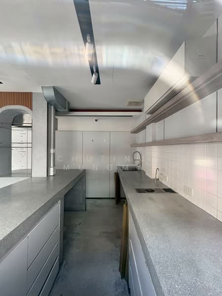 Space for Rent in Asok BTS Walk Distance Ideal for Take Away Business, กรุงเทพ, คลองตันเหนือ, วัฒนา, กรุงเทพ, 24 ตร.ม., พื้นที่ขายของ ให้เช่า, โดย Chutinun Mungmai, 500317304 - DDproperty.com