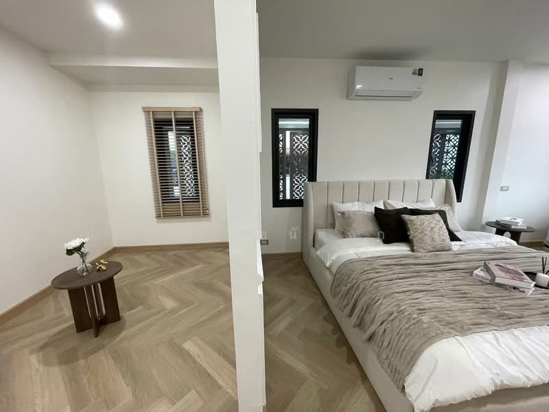 บ้านเดี่ยวหลังมุม นวมินทร์ บางกะปิ สไตล์ โมเดิร์น, Bangkok, Nuan Chan, Bueng Kum, Bangkok, 3 Bedrooms, 320 sqm, Single Detached House For Sale, by ปภัชญา ธนัตถ์ภรณ์, 500317432 - DDproperty.com