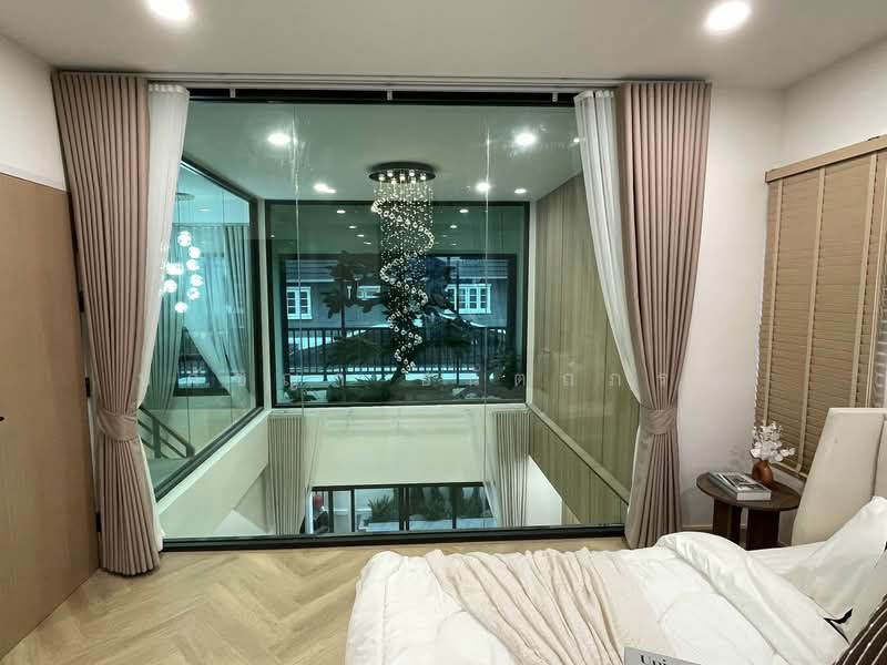 บ้านเดี่ยวหลังมุม นวมินทร์ บางกะปิ สไตล์ โมเดิร์น, Bangkok, Nuan Chan, Bueng Kum, Bangkok, 3 Bedrooms, 320 sqm, Single Detached House For Sale, by ปภัชญา ธนัตถ์ภรณ์, 500317432 - DDproperty.com