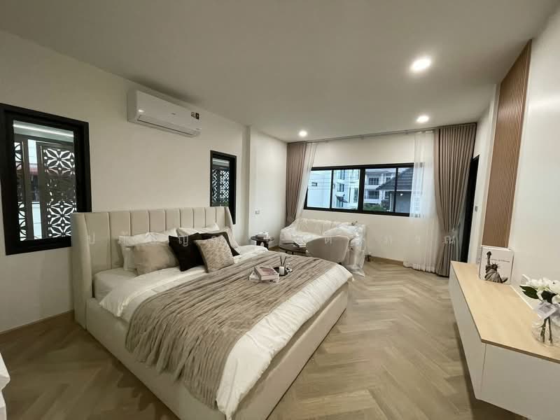บ้านเดี่ยวหลังมุม นวมินทร์ บางกะปิ สไตล์ โมเดิร์น, Bangkok, Nuan Chan, Bueng Kum, Bangkok, 3 Bedrooms, 320 sqm, Single Detached House For Sale, by ปภัชญา ธนัตถ์ภรณ์, 500317432 - DDproperty.com