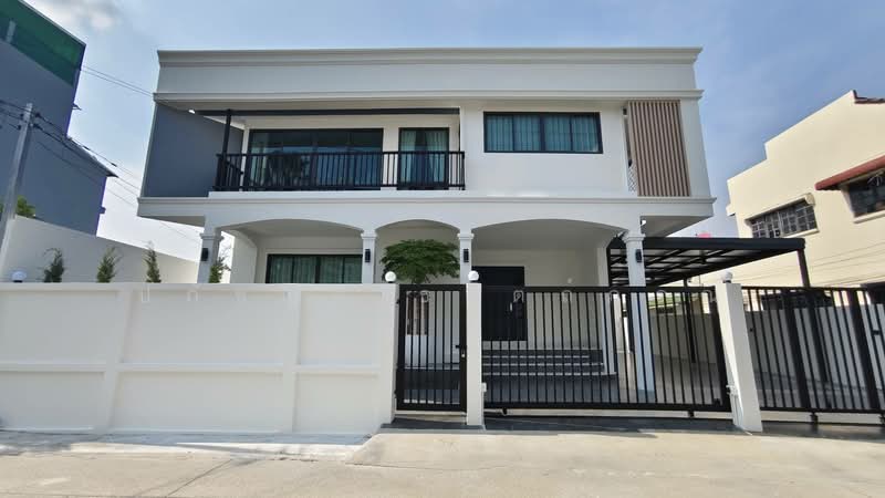 บ้านเดี่ยวหลังมุม นวมินทร์ บางกะปิ สไตล์ โมเดิร์น, Bangkok, Nuan Chan, Bueng Kum, Bangkok, 3 Bedrooms, 320 sqm, Single Detached House For Sale, by ปภัชญา ธนัตถ์ภรณ์, 500317432 - DDproperty.com