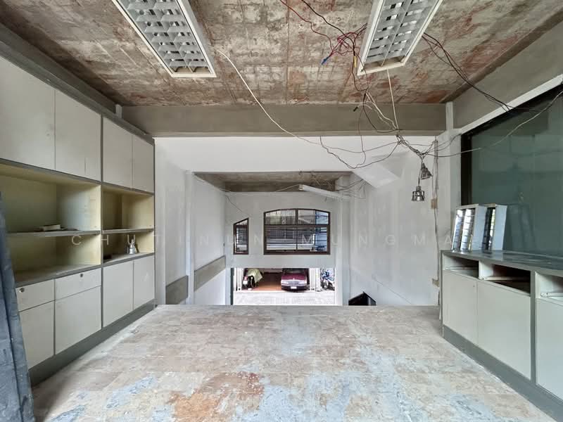 For Rent: 3-Storey Town House in Phrom Phong Ideal for Restaurant, Hostel, กรุงเทพ, คลองตันเหนือ, วัฒนา, กรุงเทพ, 230 ตร.ม., พื้นที่ขายของ ให้เช่า, โดย Chutinun Mungmai, 500317532 - DDproperty.com