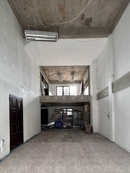 For Rent: 3-Storey Town House in Phrom Phong Ideal for Restaurant, Hostel, Bangkok, Khlong Tan Nua, Watthana, Bangkok, , 230 sqm, Retail Space For Rent, by Chutinun Mungmai, 500317532 - DDproperty.com