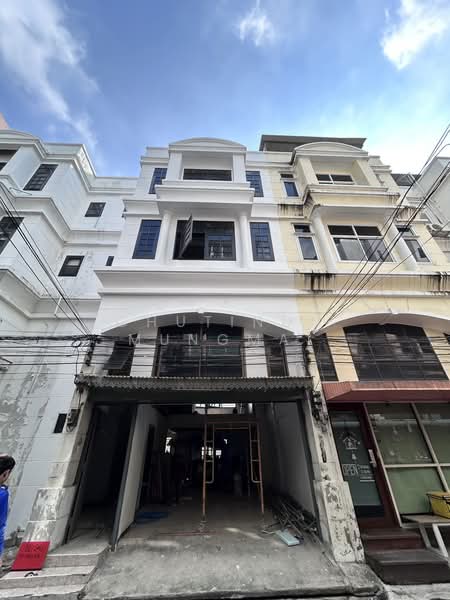 For Rent: 3-Storey Town House in Phrom Phong Ideal for Restaurant, Hostel, Bangkok, Khlong Tan Nua, Watthana, Bangkok, , 230 sqm, Retail Space For Rent, by Chutinun Mungmai, 500317532 - DDproperty.com
