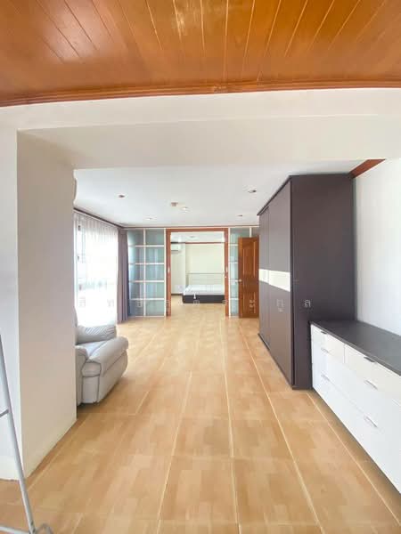 Srivara Mansion 2, Bangkok, Din Daeng, Bangkok, 3 Bedrooms, 188 sqm, Condo For Rent, by วรกร สิทธิลู่ตระกูล, 500317571 - DDproperty.com