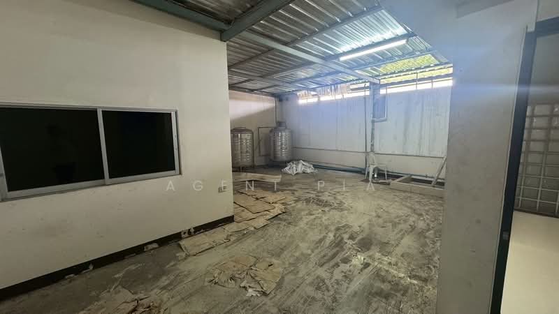 For Sale/Rent: Commercial Building in a Prime Location on Khubon Road (SPSAD3990), Bangkok, Ram Inthra, Khan Na Yao, Bangkok, , 560 sqm, Shophouse For Rent, by Agent Pla, 500317574 - DDproperty.com