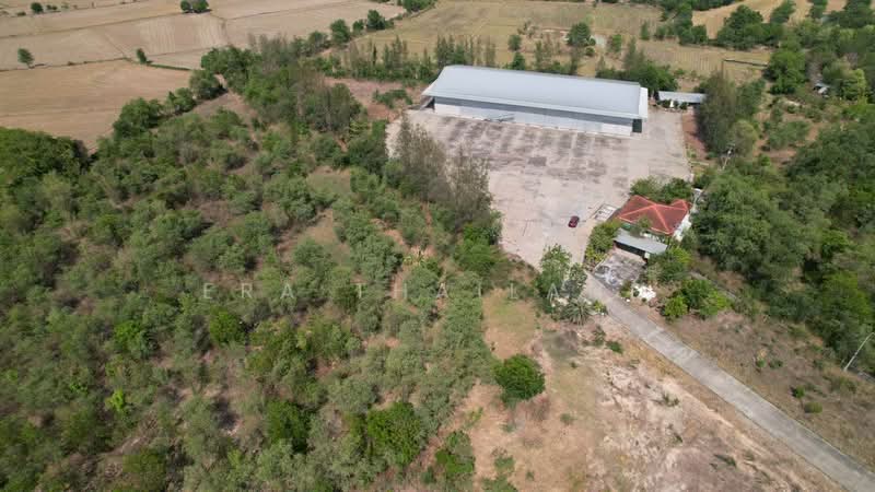 ขายที่ดินโกดัง มี 2 แปลง รวม 93-3-74 ไร่, Nakhon Sawan, Nong Kradon, Muang Nakhon Sawan, Nakhon Sawan, , 500 sqm, Warehouse/Factory For Sale, by ERA Thailand, 500317610 - DDproperty.com