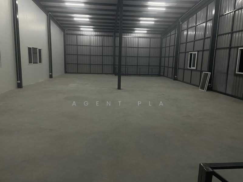Warehouse with Office for Rent, Soi Pattanakarn 99, Near Suvarnabhumi Airport (SPSAD3991), Bangkok, Suan Luang, Bangkok, , 900 sqm, Warehouse/Factory For Rent, by Agent Pla, 500317614 - DDproperty.com