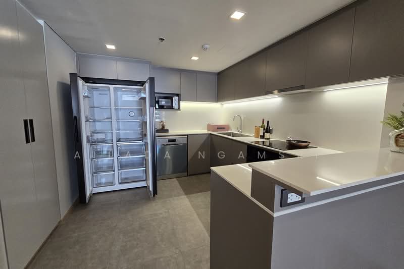 Piya Apartment Sukhumvit 15 : ปิยะ อพาร์ทเม้นท์ สุขุมวิท 15, กรุงเทพ, 99 สุขุมวิท 15, คลองเตยเหนือ, วัฒนา, กรุงเทพ, 198 ตร.ม., คอนโด ให้เช่า, โดย Ailada Ngamsri, 500317615 - DDproperty.com