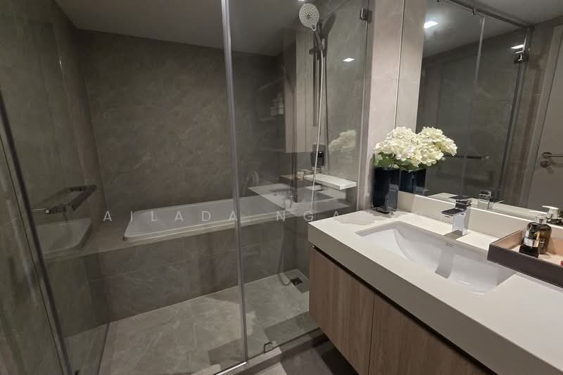 Piya Apartment Sukhumvit 15, Bangkok, 99 Sukhumvit 15, Khlongtoei Nua, Watthana, Bangkok, 4 Bedrooms, 198 sqm, Condo For Rent, by Ailada Ngamsri, 500317615 - DDproperty.com