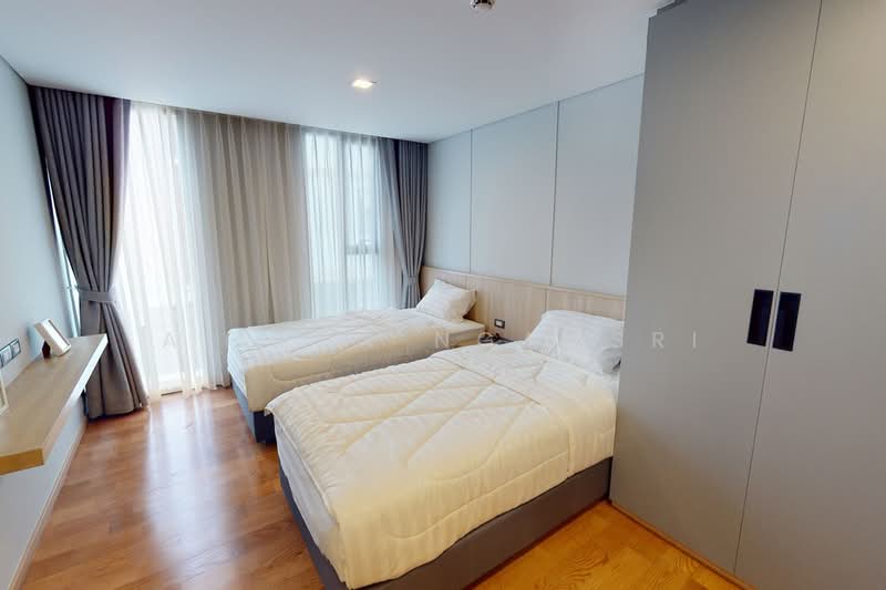 Piya Apartment Sukhumvit 15, Bangkok, 99 Sukhumvit 15, Khlongtoei Nua, Watthana, Bangkok, 3 Bedrooms, 142 sqm, Condo For Rent, by Ailada Ngamsri, 500317651 - DDproperty.com