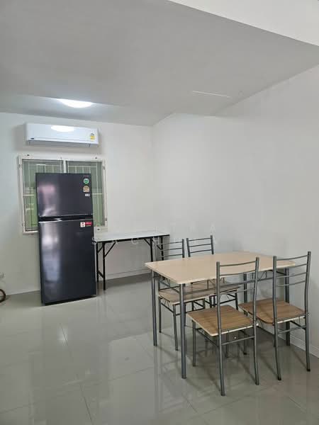 Baan Pruksa 86/1 Ladkrabang-Suvarnabhumi, Samut Prakan, Ladkrabang Road, Srisa Chorakhe Noi, Bang Sao Thong, Samut Prakan, 3 Bedrooms, 110 sqm, Townhouse For Rent, by Sunitra Sachdev, 500317687 - DDproperty.com