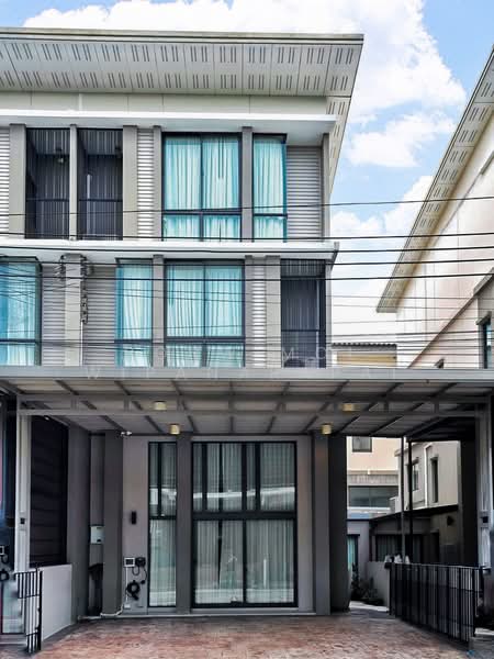 Patio Pattanakarn 32, Bangkok, Phatthanakan, Suan Luang, Bangkok, 3 Bedrooms, 226 sqm, Townhouse For Sale, by Ponwimol Wipanarapai, 500317697 - DDproperty.com