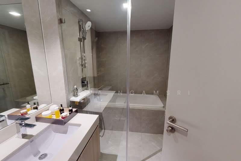 Piya Apartment Sukhumvit 15 : ปิยะ อพาร์ทเม้นท์ สุขุมวิท 15, กรุงเทพ, 99 สุขุมวิท 15, คลองเตยเหนือ, วัฒนา, กรุงเทพ, 99 ตร.ม., คอนโด ให้เช่า, โดย Ailada Ngamsri, 500317716 - DDproperty.com