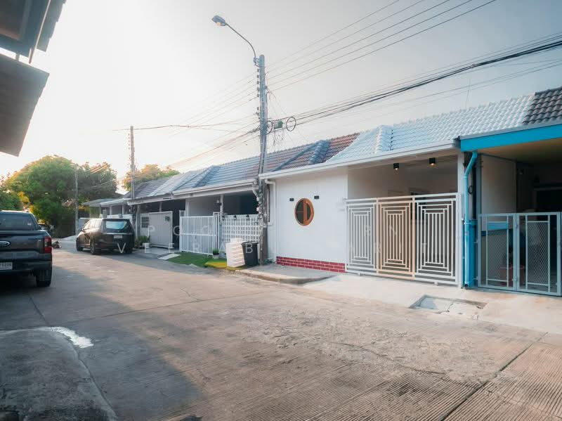 Baan Buathong 4 : บ้านบัวทอง 4, นนทบุรี, ถ.บ้านกล้วย-ไทรน้อย, พิมลราช, บางบัวทอง, นนทบุรี, 72 ตร.ม., ทาวน์เฮ้าส์ ขาย, โดย Poonyaporn Veerabulyarit, 500317866 - DDproperty.com
