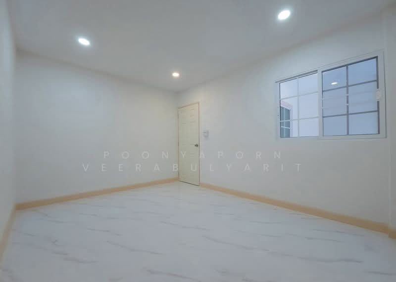 Baan Buathong 4, Nonthaburi, Ban Kluay-Sai Noi Road, Phimonrat, Bang Bua Thong, Nonthaburi, 3 Bedrooms, 72 sqm, Townhouse For Sale, by Poonyaporn Veerabulyarit, 500317866 - DDproperty.com
