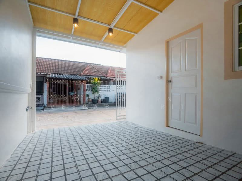 Baan Buathong 4, Nonthaburi, Ban Kluay-Sai Noi Road, Phimonrat, Bang Bua Thong, Nonthaburi, 3 Bedrooms, 72 sqm, Townhouse For Sale, by Poonyaporn Veerabulyarit, 500317866 - DDproperty.com