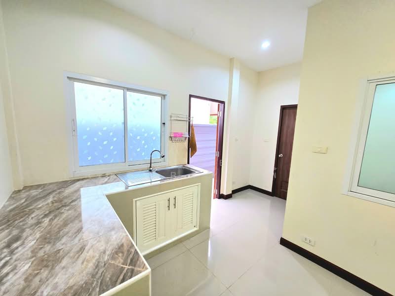 ทาวน์เฮ้าส์บ้านโป่ง ราชบุรี, Ratchaburi, Nong O, Ban Pong, Ratchaburi, 2 Bedrooms, 100 sqm, Townhouse For Sale, by The Best Property เพ้นท์, 500317902 - DDproperty.com