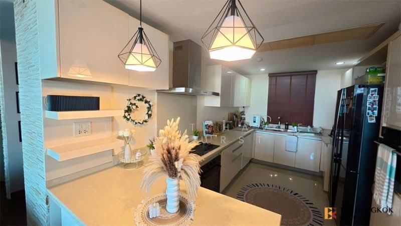 Watermark Chaophraya, Bangkok, Soi Charoennakorn 39-41, Charoennakorn Road, Bang Lam Phu Lang, Khlong San, Bangkok, 3 Bedrooms, 145 sqm, Condo For Sale, by Sirirut Havee Akehurst, 500317913 - DDproperty.com