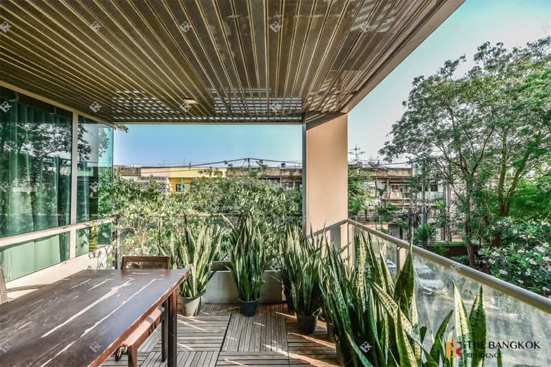 The Lofts Yennakart, Bangkok, 366 ์Soi Nang Linchi Yenakat Road, Chong Nonsi, Yan Nawa, Bangkok, 3 Bedrooms, 180 sqm, Condo For Sale, by Sirirut Havee Akehurst, 500317915 - DDproperty.com