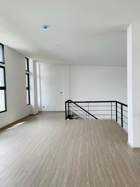 Nirvana @ Work Krungthep Kreetha, Bangkok, Thap Chang, Saphan Sung, Bangkok, , 562 sqm, Office Space For Rent, by ปรัศนียา ศรีเจริญ, 500317940 - DDproperty.com