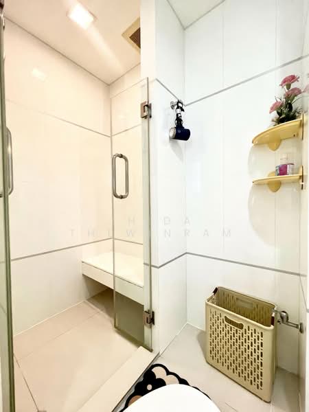 Thru Thonglor, Bangkok, Petchaburi Road, Bang Kapi, Huai Khwang, Bangkok, 1 Bedroom, 31 sqm, Condo For Rent, by Thida Thewinram, 500317953 - DDproperty.com
