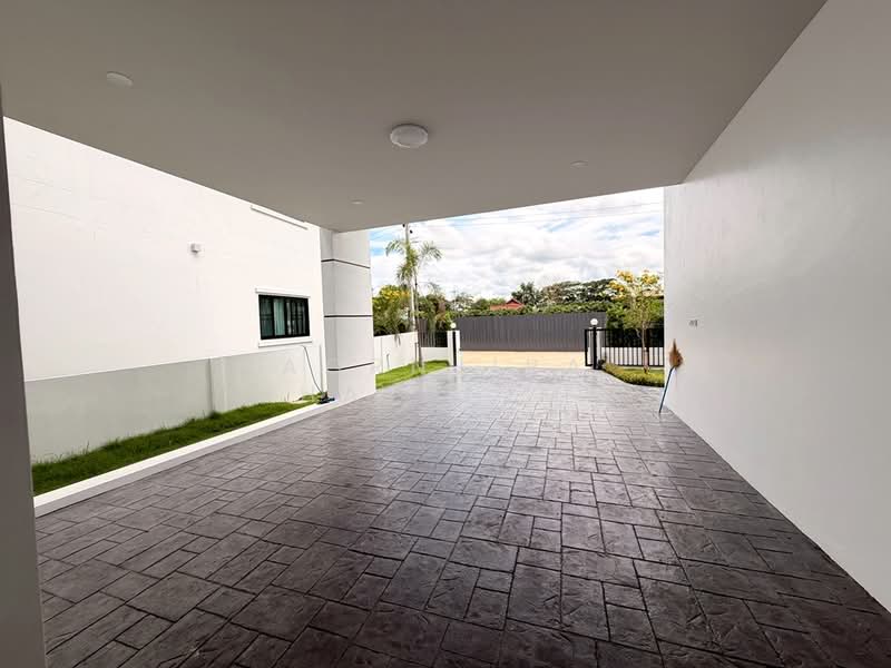 P0106/2 | Modern Pool Villa in Ban Waen, Only 5 Minutes from Kad Farang Village, Chiang Mai, Ban Waen, Hang Dong, Chiang Mai, 4 Bedrooms, 360 sqm, Single Detached House For Sale, by Aornjira Khatthima, 500317970 - DDproperty.com