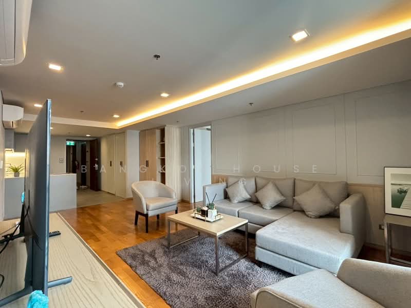 Piya Apartment Sukhumvit 15, Bangkok, 99 Sukhumvit 15, Khlongtoei Nua, Watthana, Bangkok, 4 Bedrooms, 198 sqm, Condo For Rent, by Bangkok House Living, 500317979 - DDproperty.com